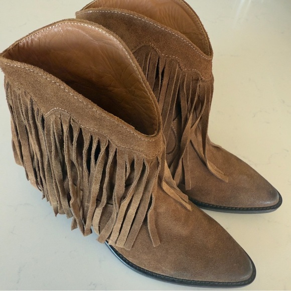 Sundance suede Made in Italy Fringe boots in Camel Size: 38EU/ 8US - Picture 5 of 7